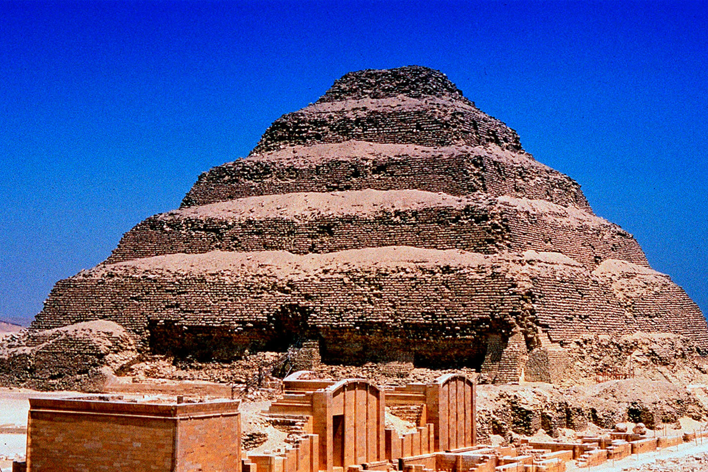 Step-pyramid-of-Sakkara-tour-2022